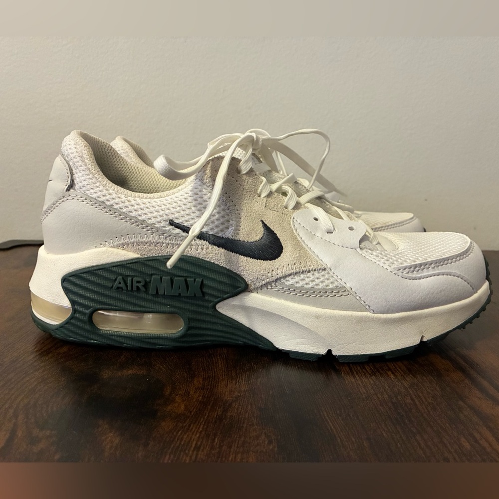 Nike Air Max Women's White and Black Sneakers
